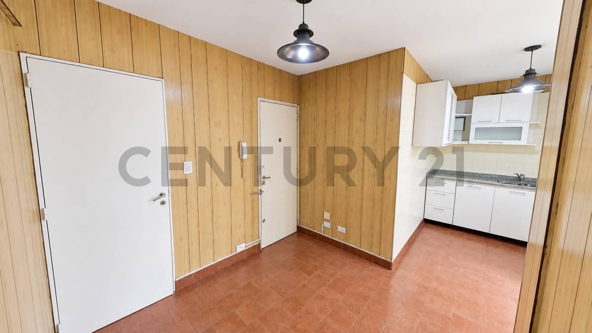 Foto de VENTA DEPARTAMENTO 4 AMBIENTES CON BALCÓN EN ALMAGRO, imagen 2