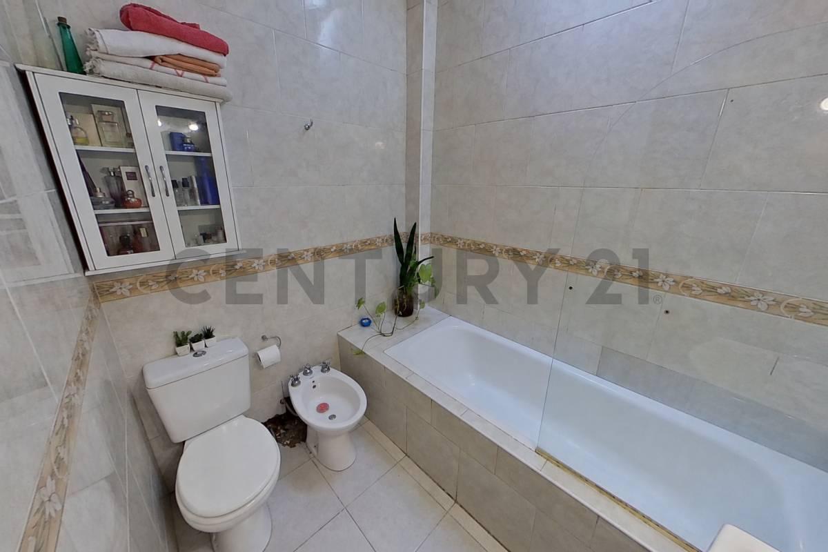 Foto de VENTA CASA 4 AMBIENTES CON PILETA, QUINCHO Y PARRILLA - SAN JUSTO, imagen 5