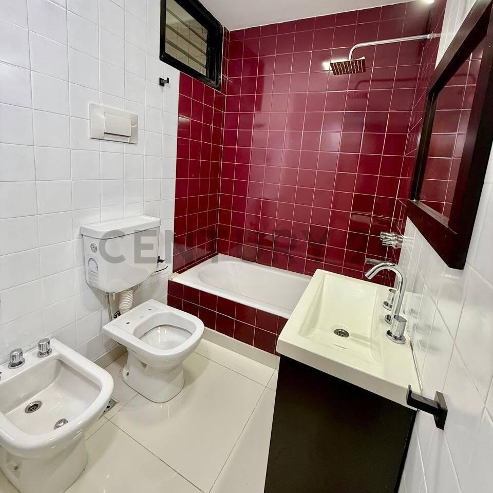 Foto de VENTA DEPARTAMENTO 2 AMBIENTES CON BALCON EN EL BARRIO DE LA BOCA, imagen 2