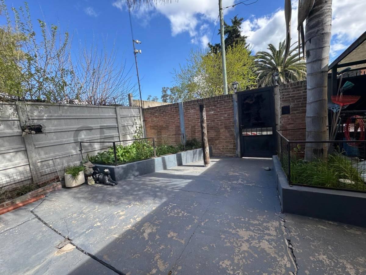 Foto de VENTA | CASA 4 AMBIENTES A REFACCIONAR I CON QUINCHO Y PISCINA |, imagen 1