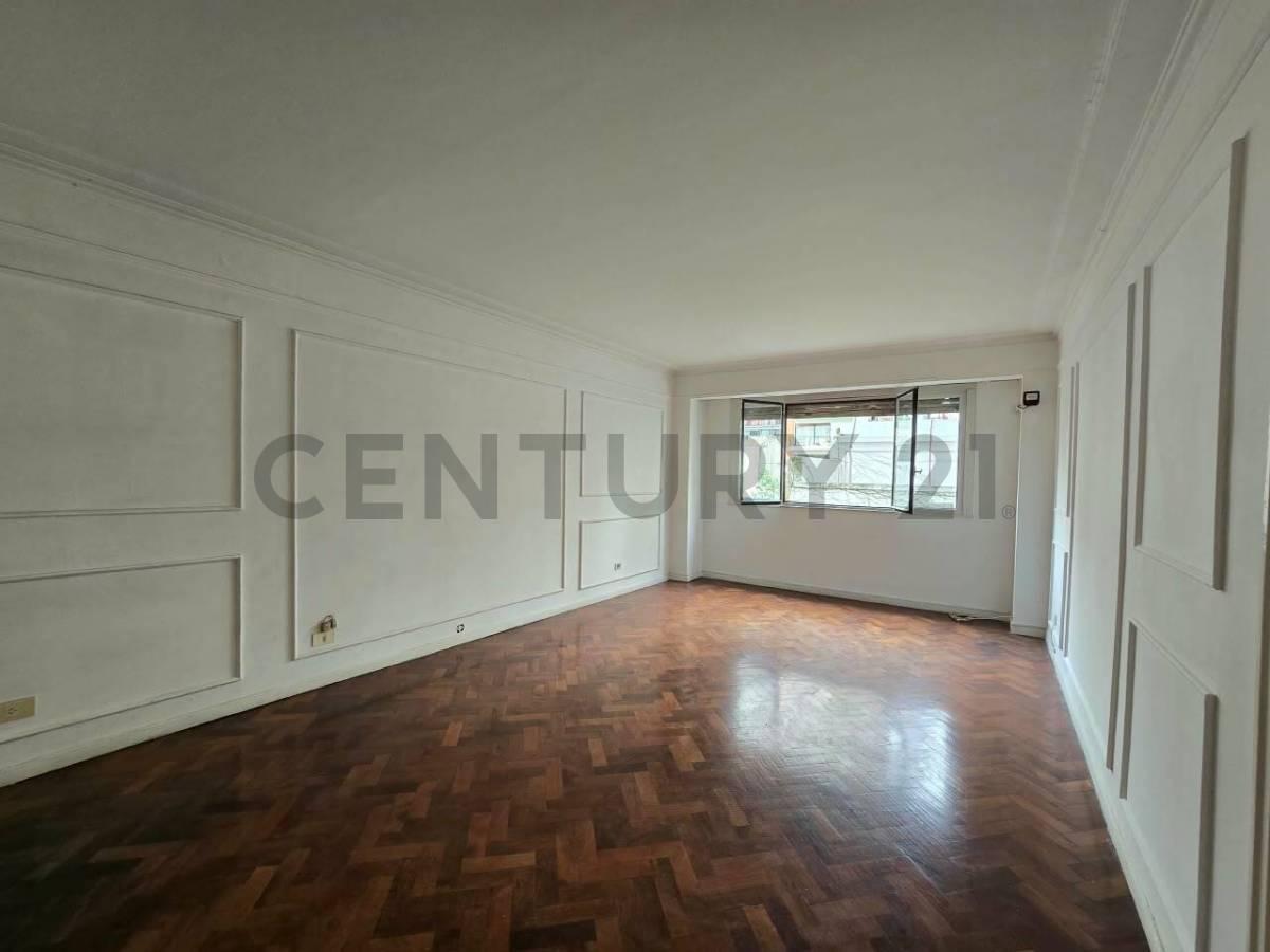 Foto de VENTA DEPARTAMENTO 4 AMBIENTES CON DEPENDENCIA - RECOLETA, imagen 1
