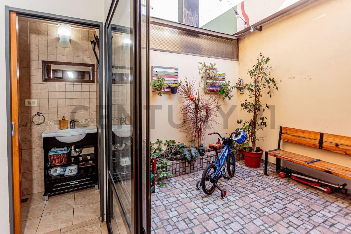Foto de VENTA |DEPARTAMENTO DUPLEX | VILLA LUGANO, imagen 1