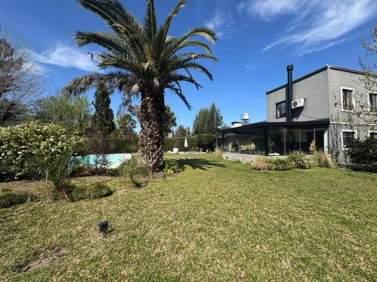 Foto de VENTA CASA 5 AMBIENTES CON PISCINA Y PARQUE - SEGUNDAS COLINAS PILAR, imagen 3