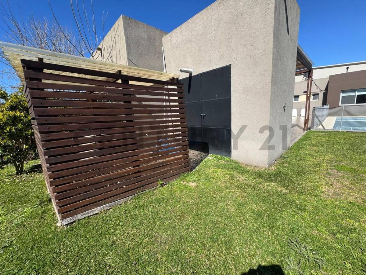 Foto de VENTA | CASA | 4 HABITACIONES | 1 PLANTA | PISCINA | BARRIO GOLF – EL, imagen 3