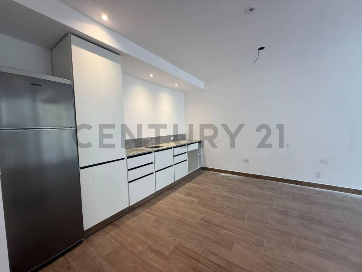 Foto de VENTA DEPARTAMENTO 2 AMBIENTES CON PATIO Y PARRILLA A ESTRENAR -FLORES, imagen 4