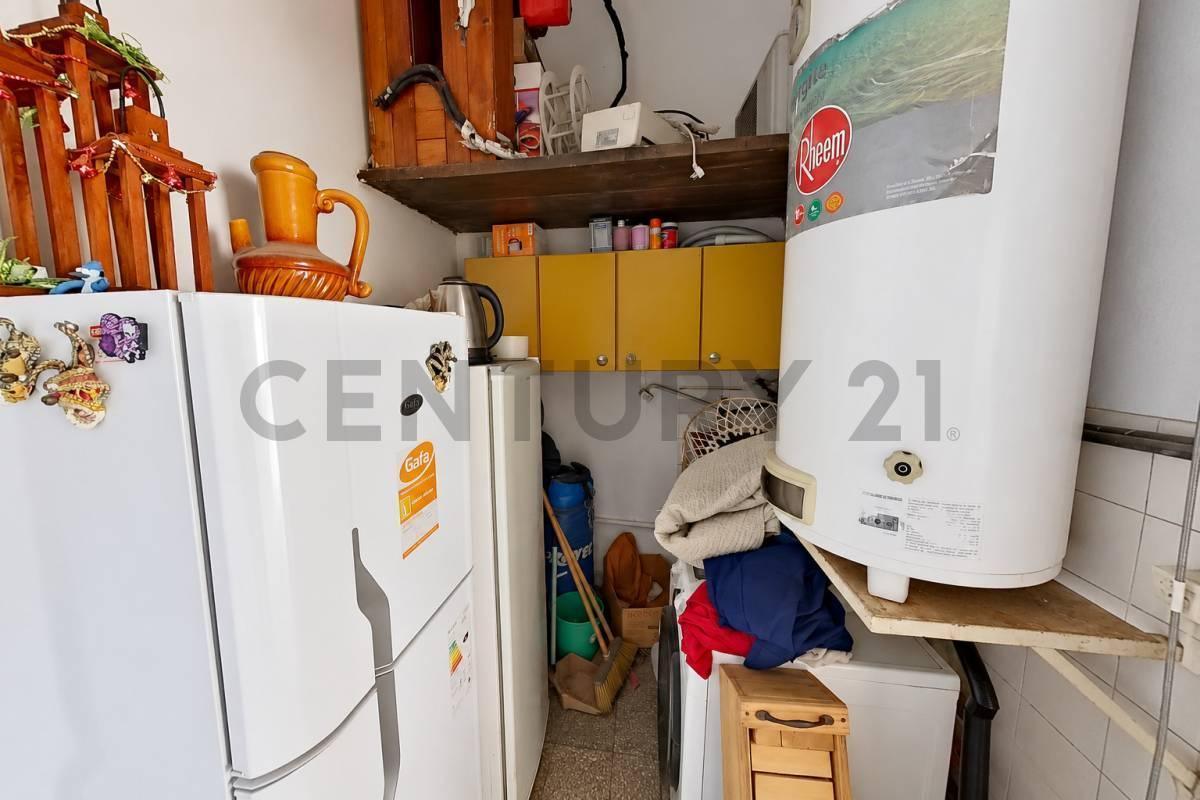 Foto de VENTA CASA 4 AMBIENTES CON PILETA, QUINCHO Y PARRILLA - SAN JUSTO, imagen 4