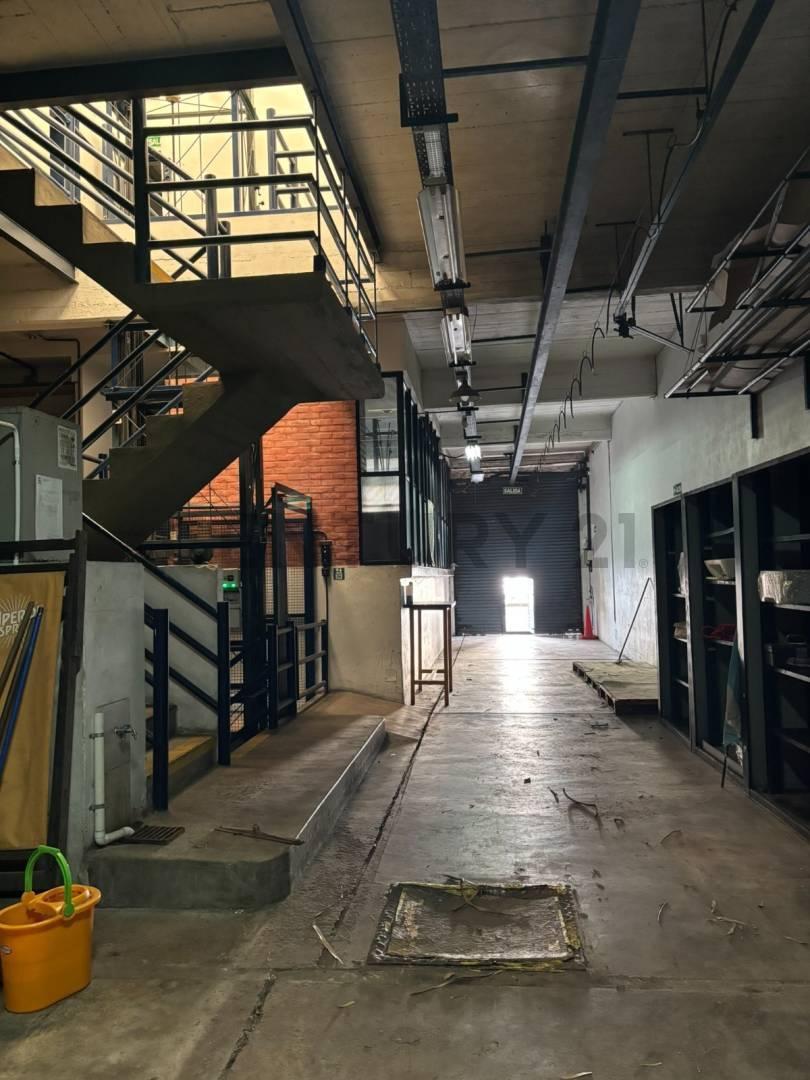 Foto de ALQUILER |OFICINAS CON DEPOSITO Y PATIO DE MANIOBRAS | VILLA LUGANO, imagen 5