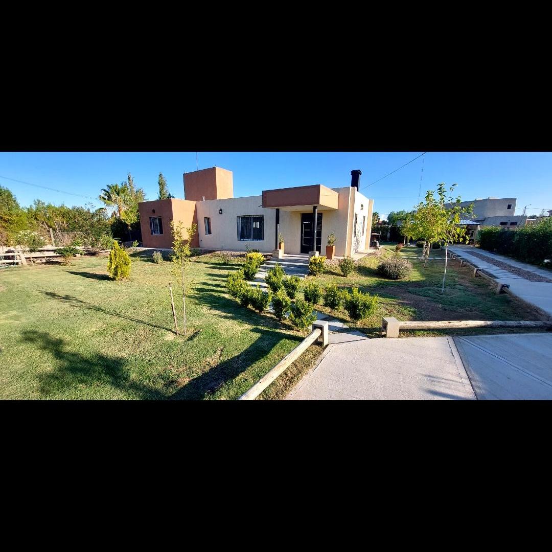 Foto de Casa en venta 1000 m2 Barrio Cerrado Apta Crédito, imagen 1