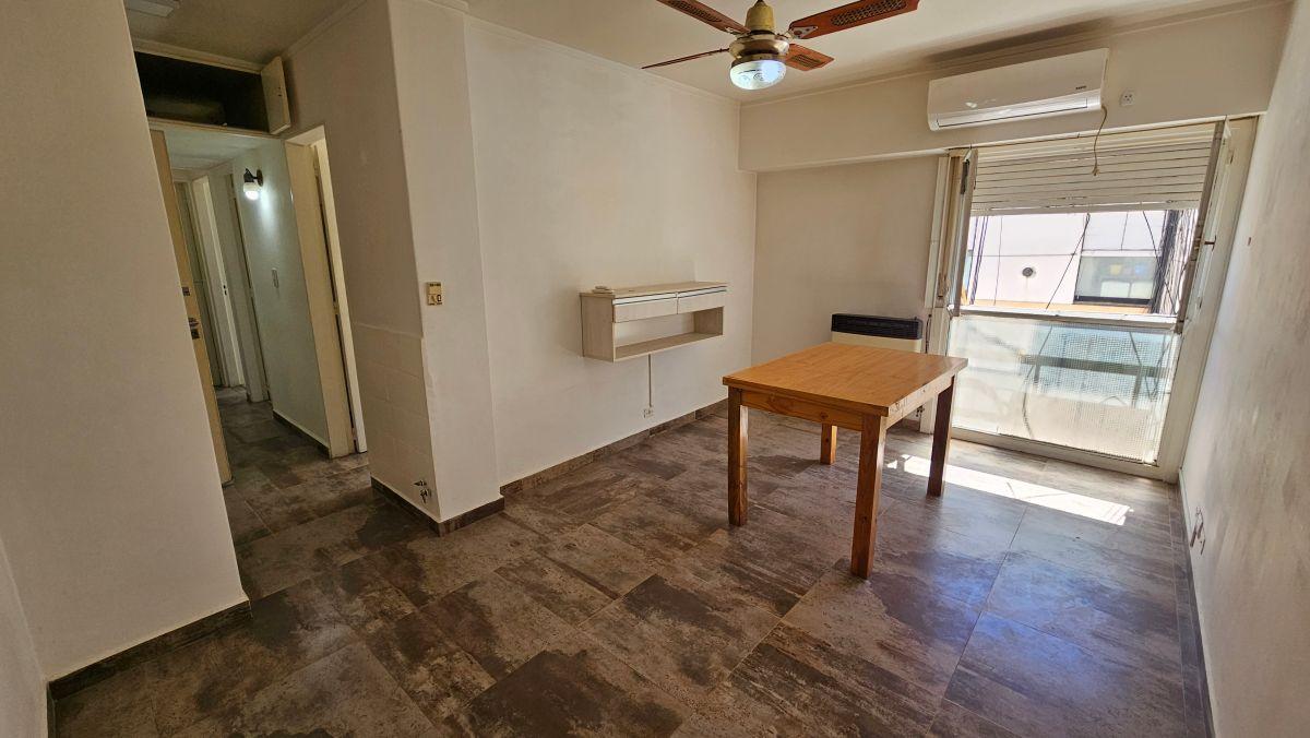 Foto de Oportunidad departamento de 2 dormitorios en VENTA, Moreno 45, imagen 1