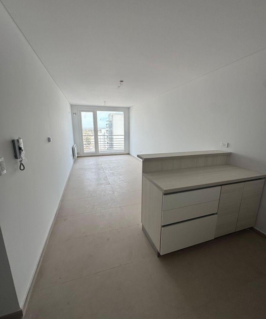 Foto de DEPARTAMENTO EN VENTA ESTOMBA 666, imagen 1
