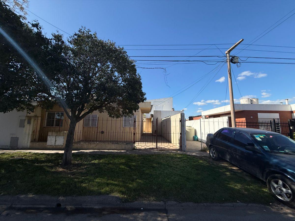 Foto de Casa en VENTA - Viamonte 2400, Ceferino, Bahía Blanca., imagen 1