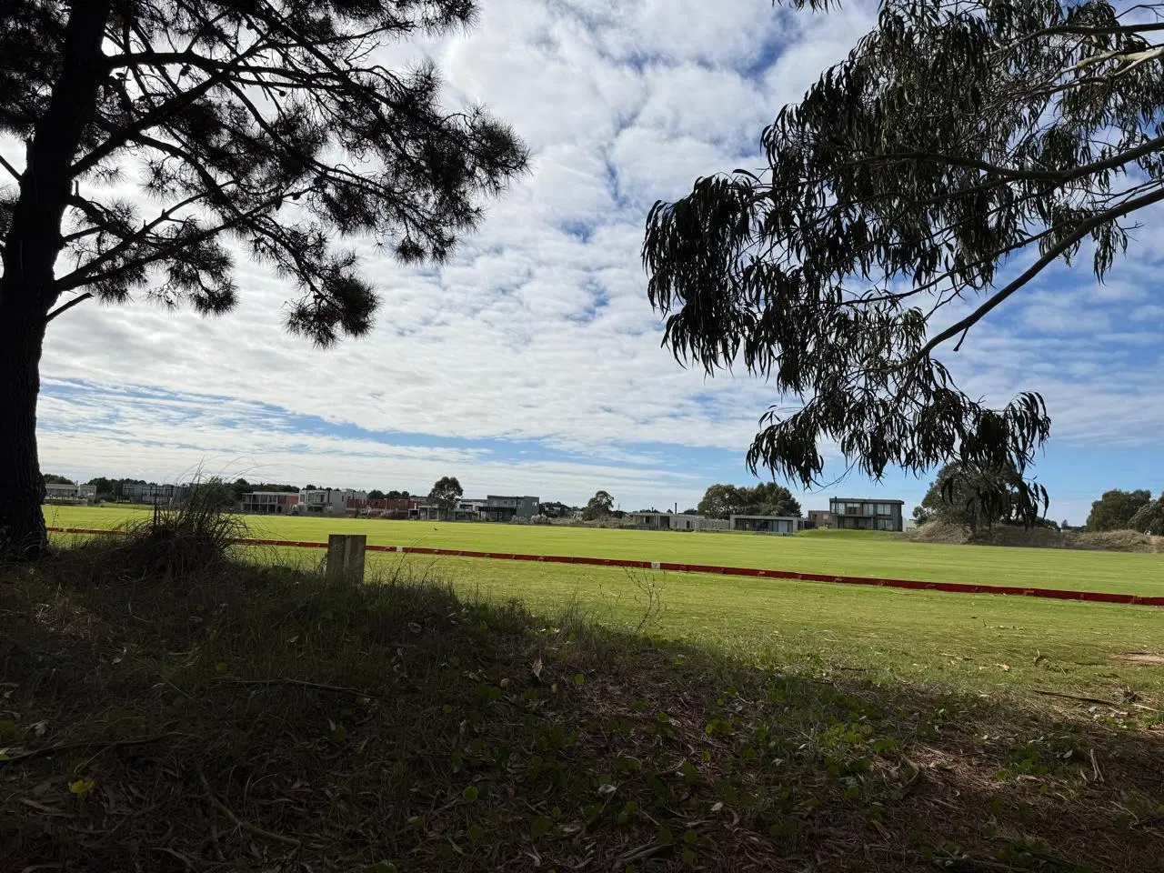 Terreno en Venta - Costa Esmeralda - con fondo a la cancha de polo 3