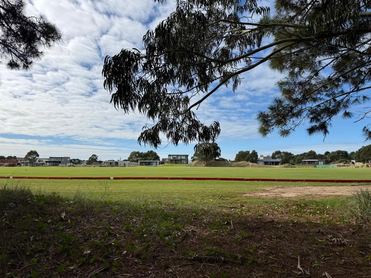 Terreno en Venta - Costa Esmeralda - con fondo a la cancha de polo 2