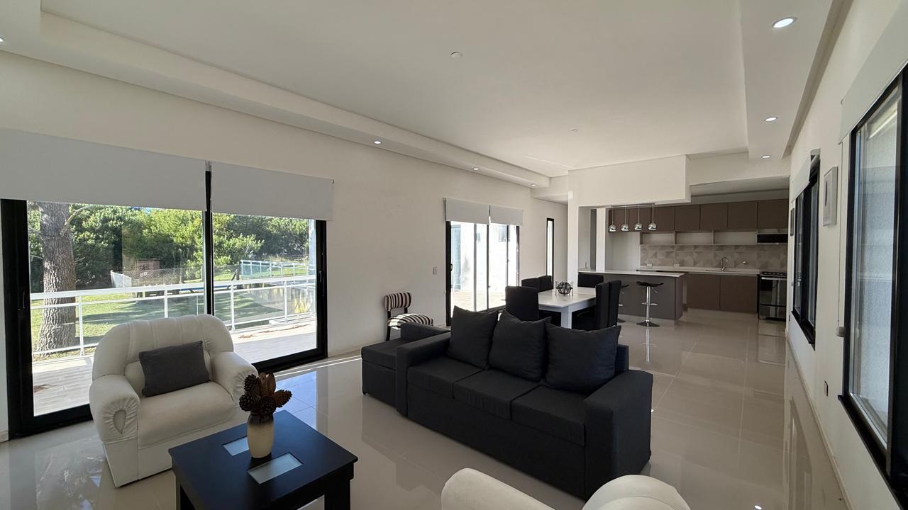 Foto de Casa en Venta - Costa Esmeralda, imagen 4