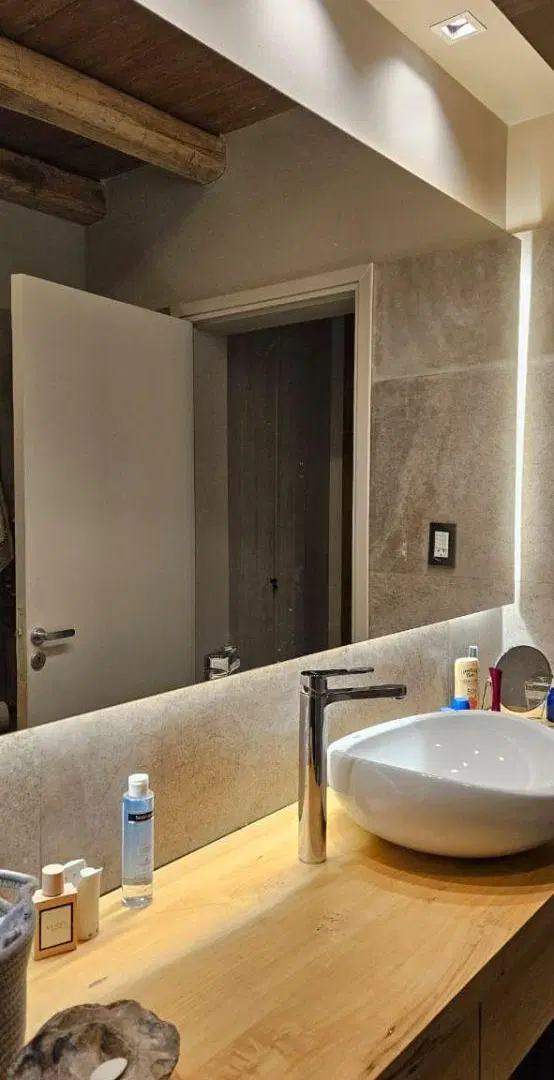 Casa con 2 Suites, Escritorio y Patios Internos | Segura y Funcional 5