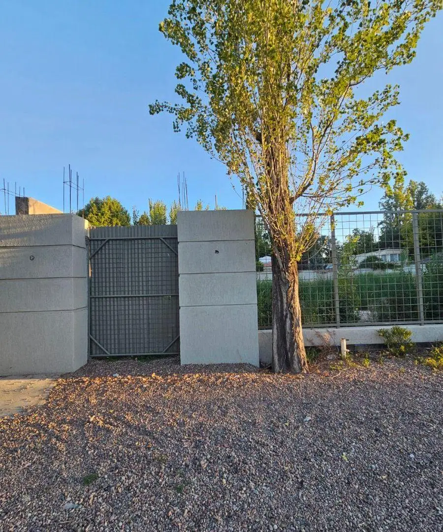 Terreno de 1.054 m² en Chacras de Coria | Cerrado y a metros de la Plaza 5