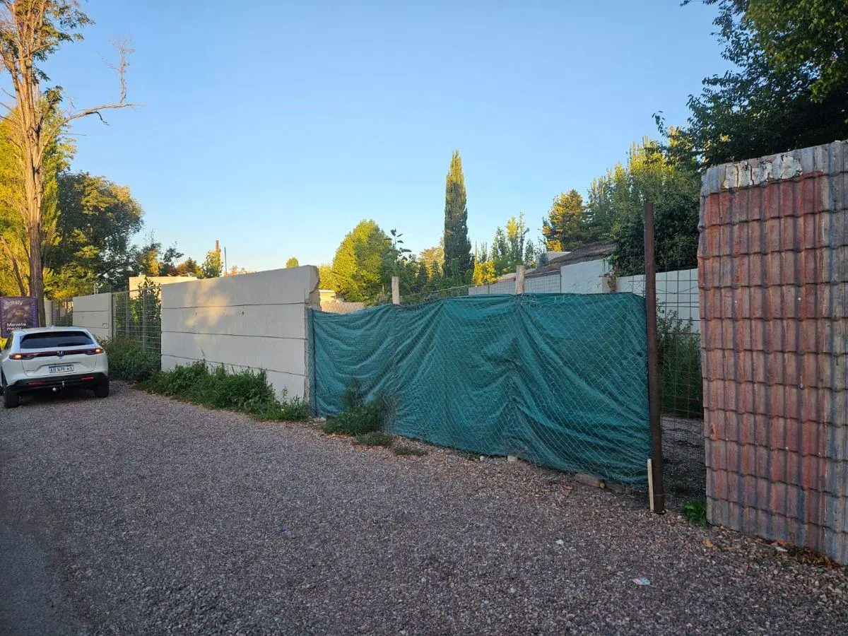 Terreno de 1.054 m² en Chacras de Coria | Cerrado y a metros de la Plaza 2
