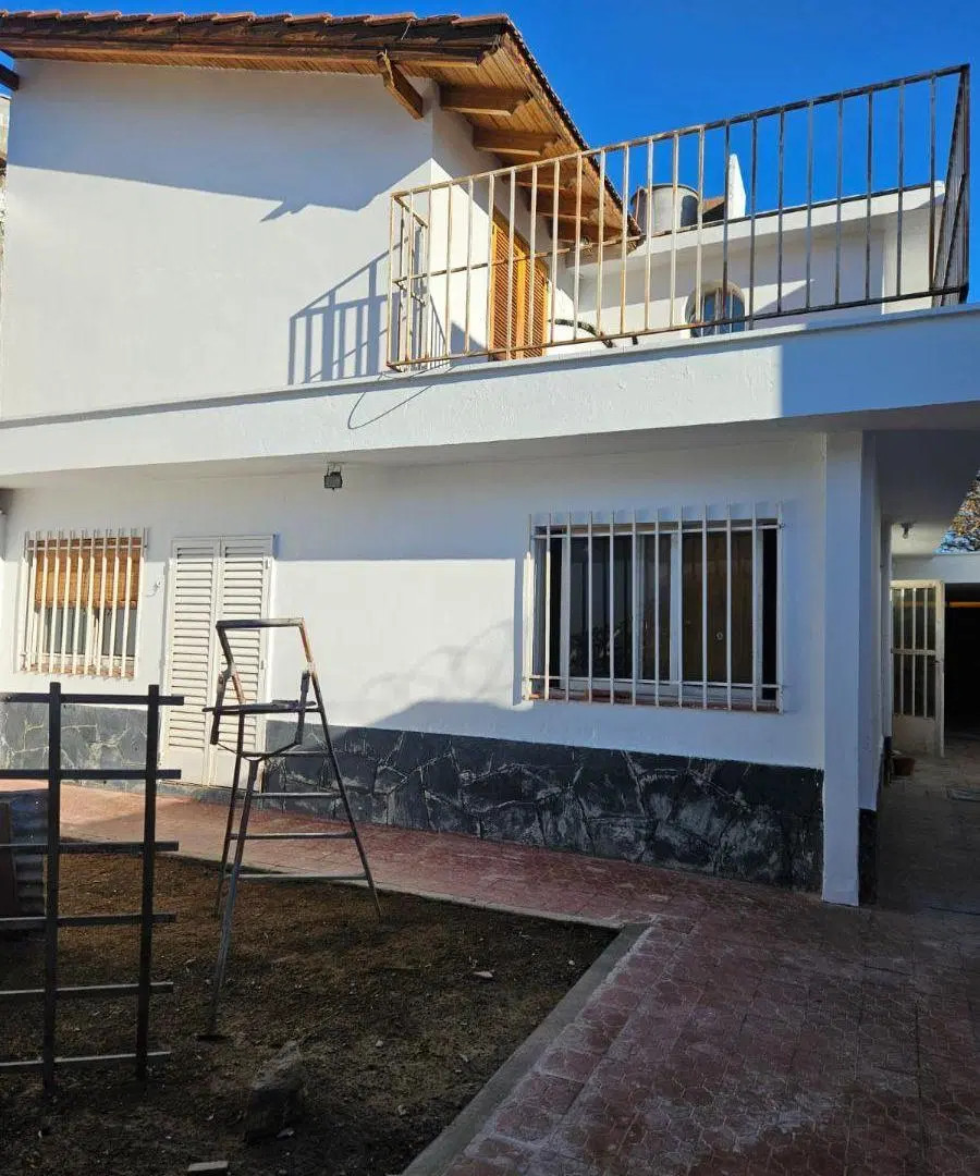 Casa de 229 m² con 3 dormitorios en venta en Luján de Cuyo 2