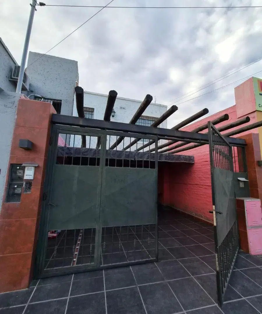 Departamento en planta alta con patio y parrilla | Ideal para una persona o pareja 1