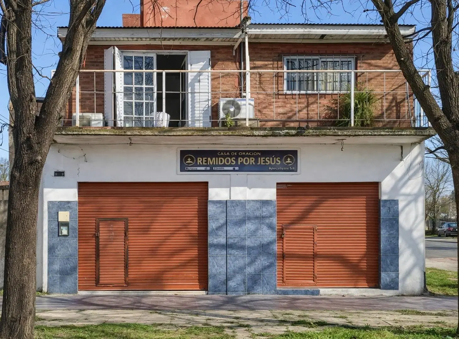 VENTA DE CASA CON LOCALES EN FLORENCIO VARELA 5