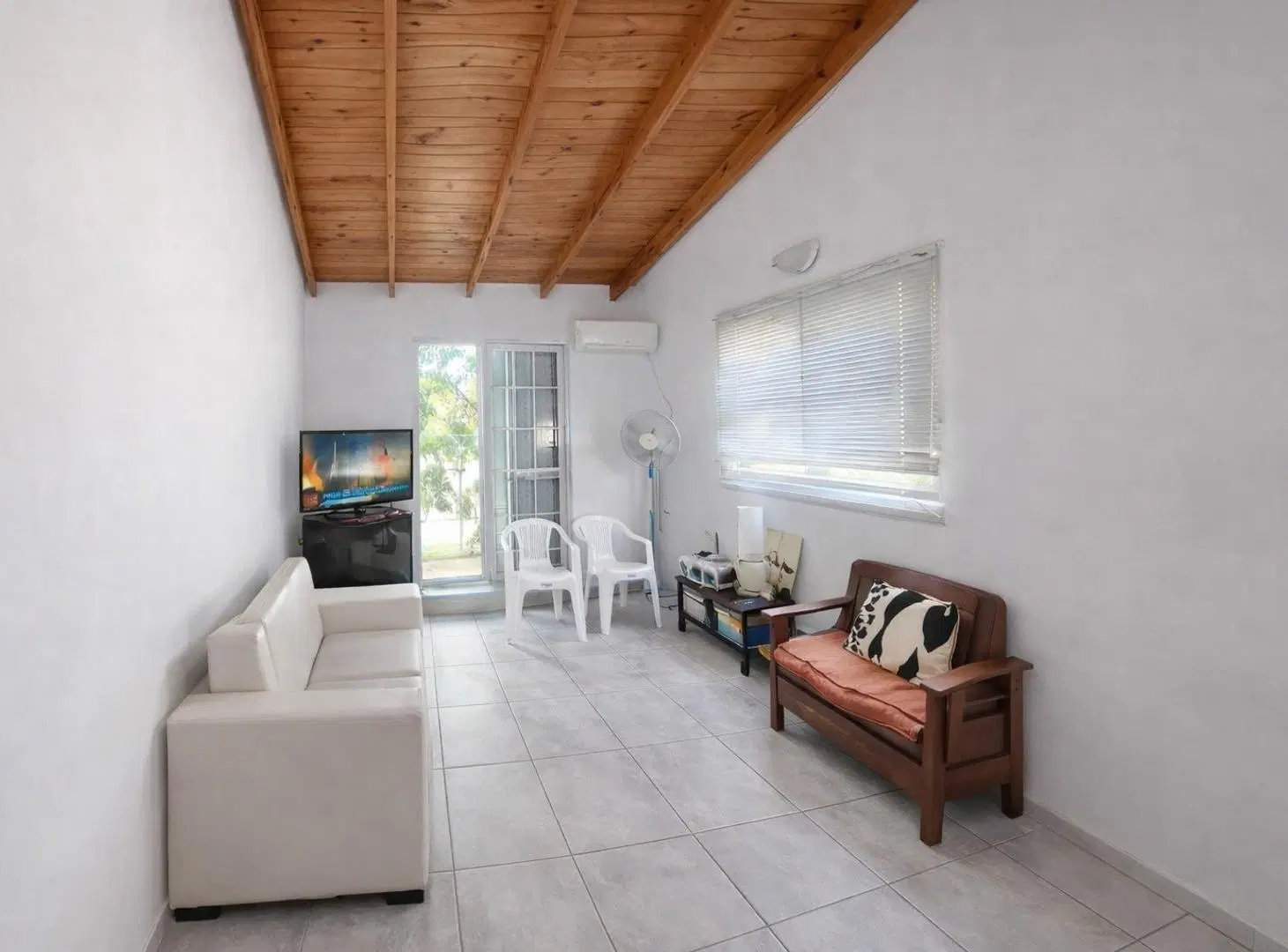 VENTA DE CASA CON LOCALES EN FLORENCIO VARELA 1