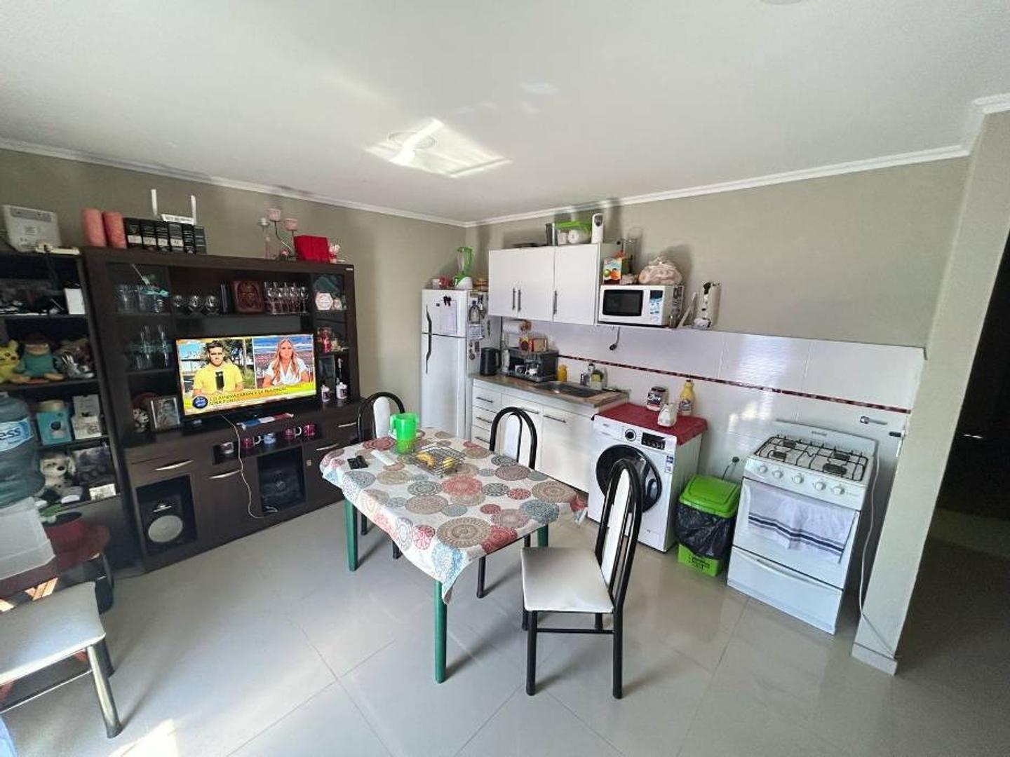 Foto de Oportunidad 2 Ambientes al Frente con Cochera! – USD 54.999, imagen 2
