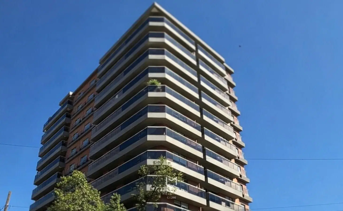 Departamento 3 dormitorios con dependencia 4