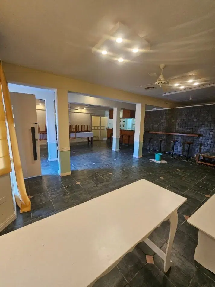 VENTA / ALQUILER - IMPORTANTE INMUEBLEVENTA / ALQUILER - IMPORTANTE COMPLEJO COMERCIAL, GASTRONOMICO 2