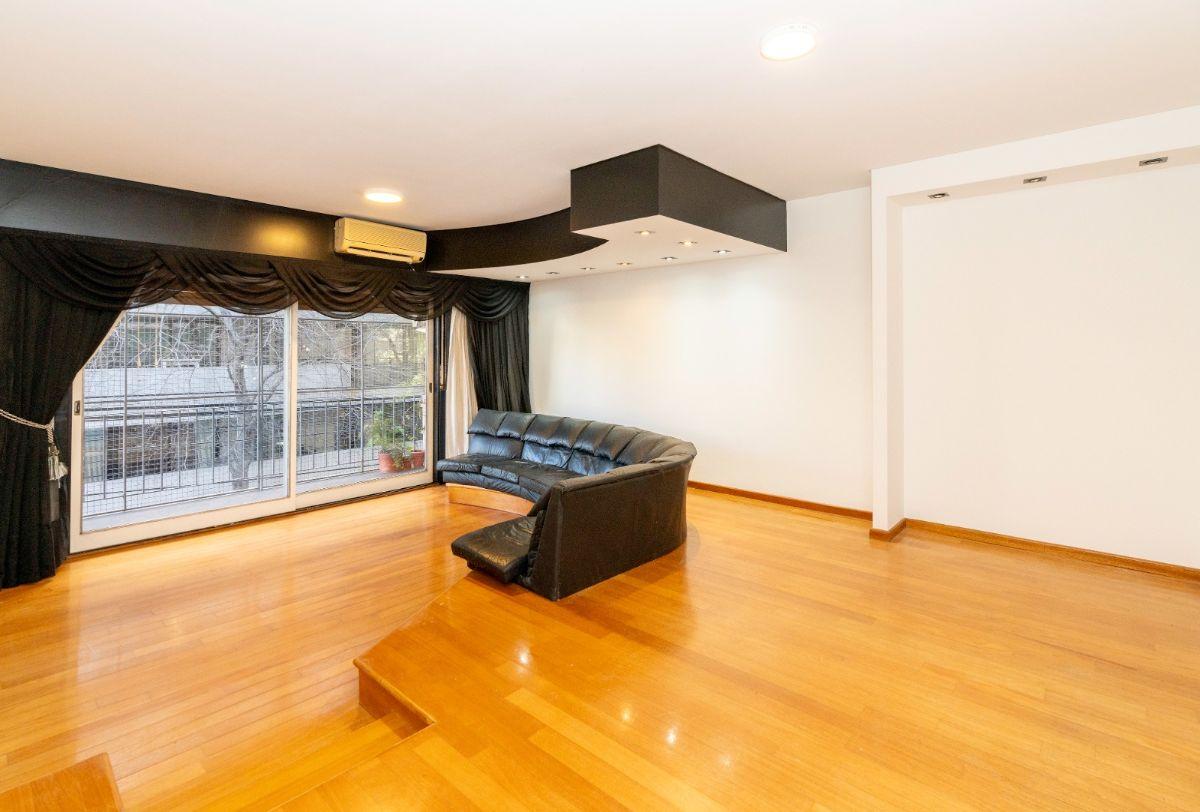 Foto de Venta departamento Belgrano 4amb con balcon y dependencia, imagen 1