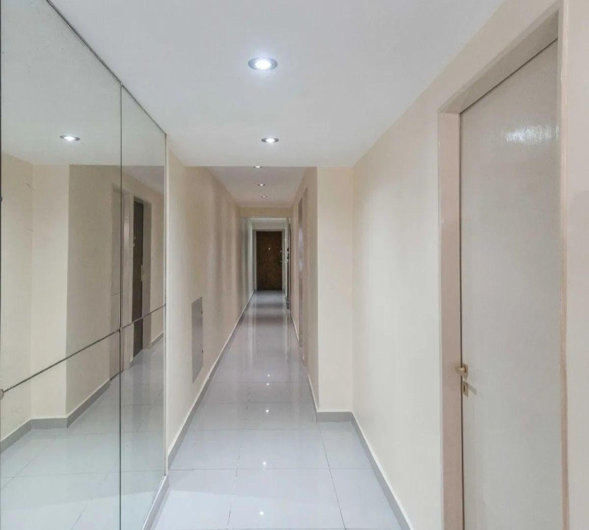 Foto de Venta depto 2 amb renovado Recoleta balcón, imagen 3