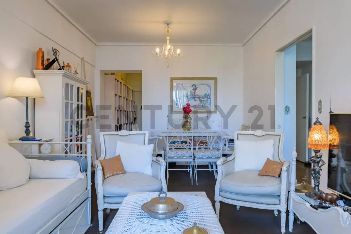 Departamento de 4 ambientes en venta en San Telmo 3
