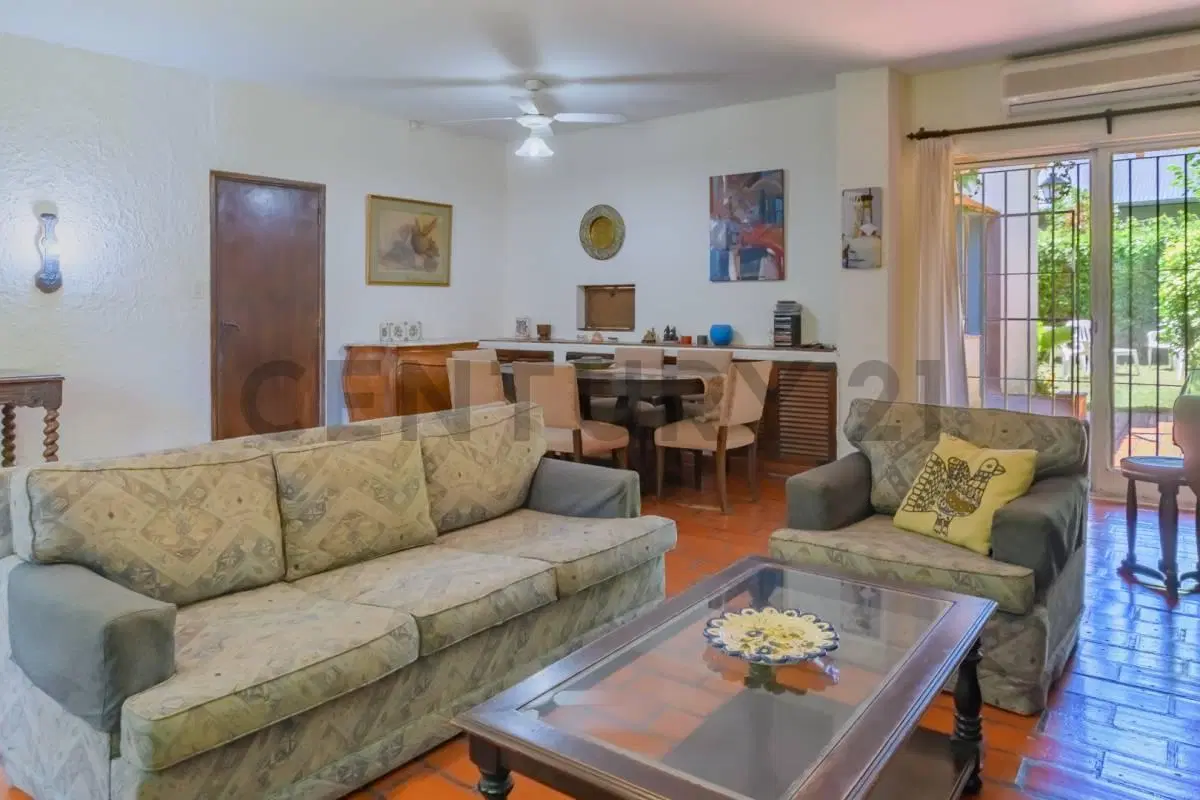 CASA EN VENTA DE 4 AMBIENTES JARDIN Y COCHERA EN BECCAR-SAN ISIDRO 3