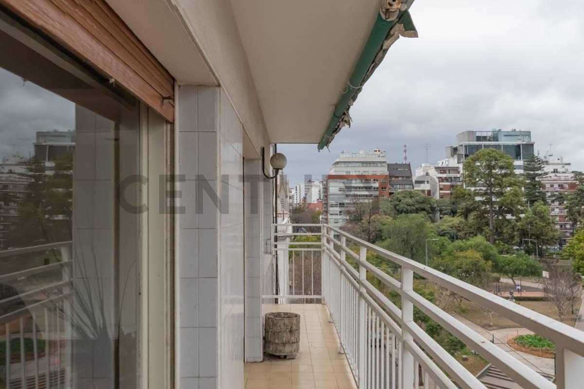 DEPARTAMENTO DE 5 AMBIENTES EN VENTA COCHERA Y HAB DE SERVICIO