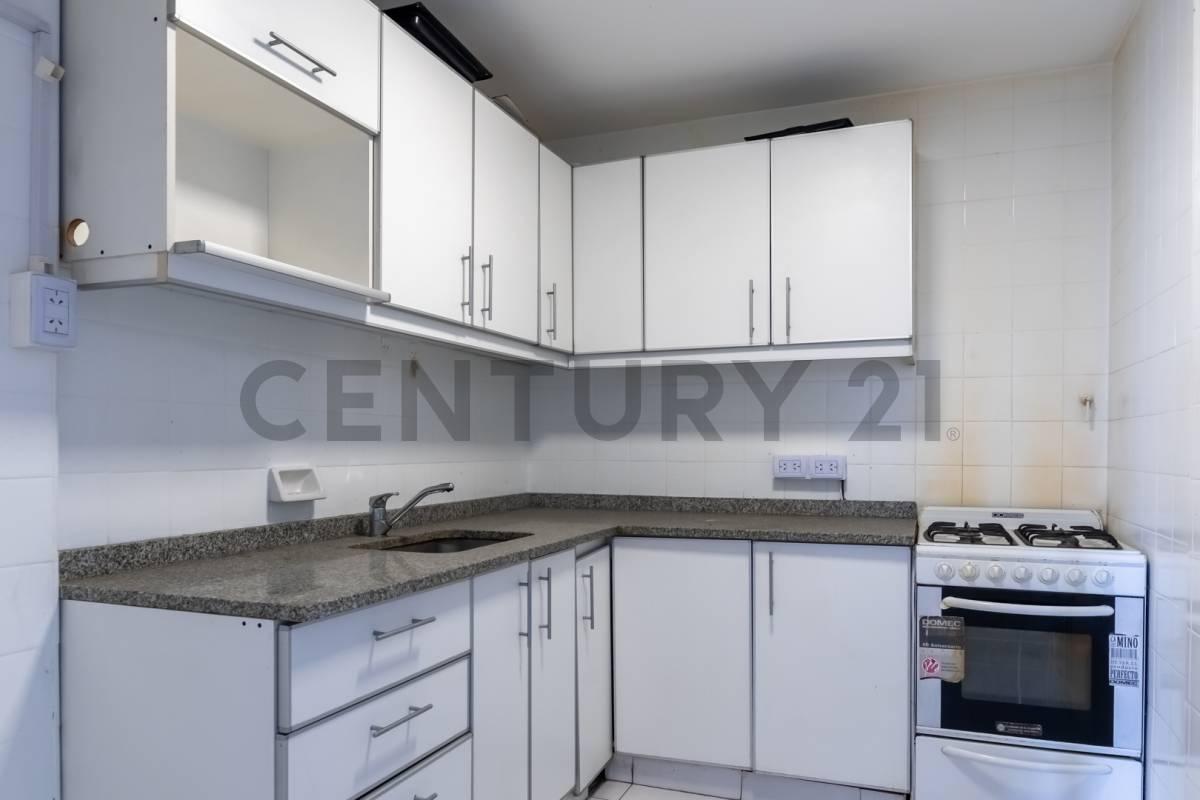 Foto de VENTA DEPARTAMENTO DE 3 AMBIENTES APTO PROFESIONAL RIVADAVIA Y COLOMBRES, imagen 1