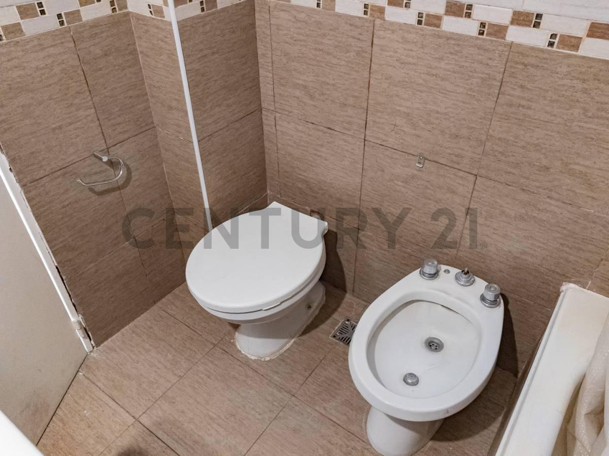 Foto de VENTA DEPARTAMENTO DE 3 AMBIENTES APTO PROFESIONAL RIVADAVIA Y COLOMBRES, imagen 2