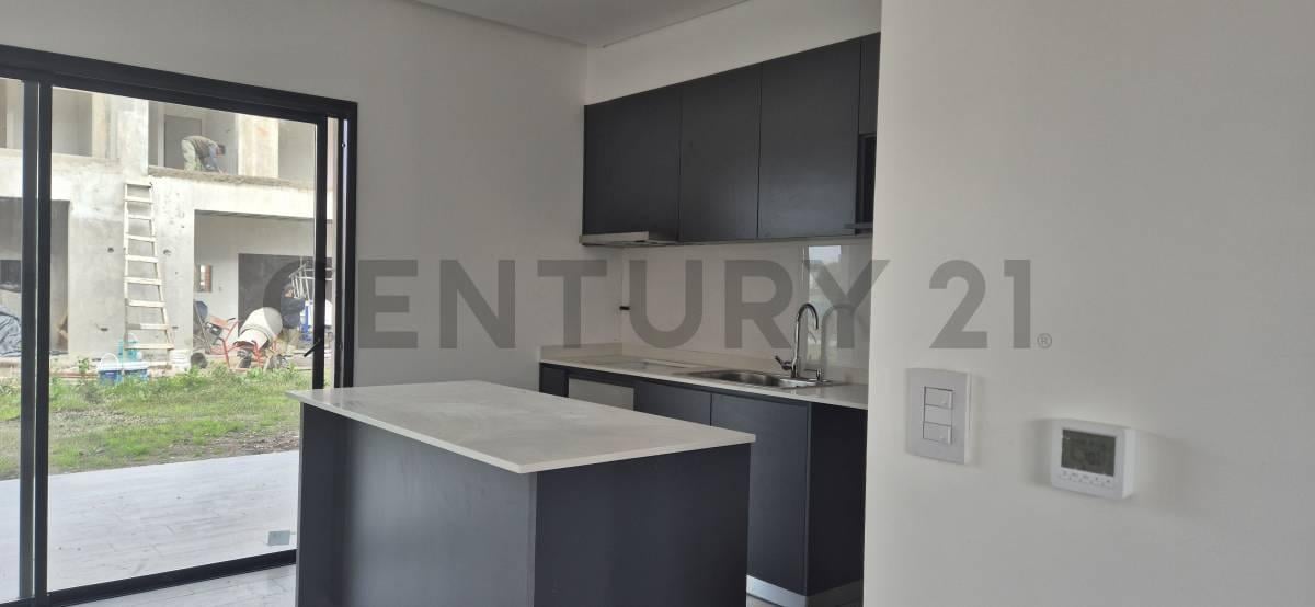 Foto de Casa tipo Dúplex 5 ambientes con jardín privado en Pilar, imagen 1