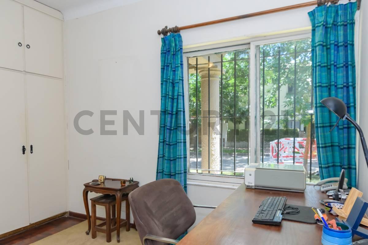 Foto de VENTA DE CASA DE 4 AMBIENTES CON JARDIN Y COCHERA EN BECCAR SAN ISIDRO, imagen 5