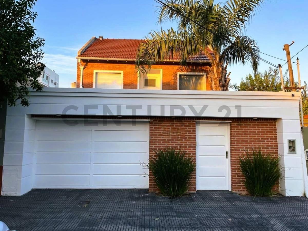 Foto de CASA DE 4 AMBIENTES VENTA RAMOS MEJIA PILETA Y COCHERA, imagen 1