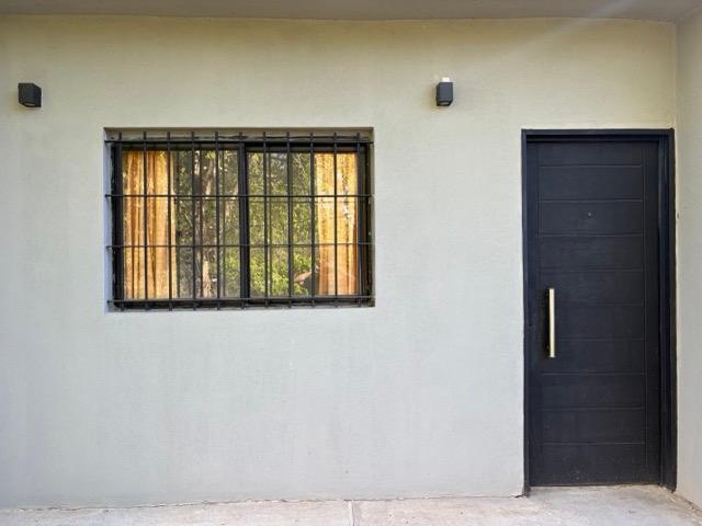 Foto de Casa en venta de 3 ambientes 2 plantas cochera en Pilar Pellegrini II, imagen 2