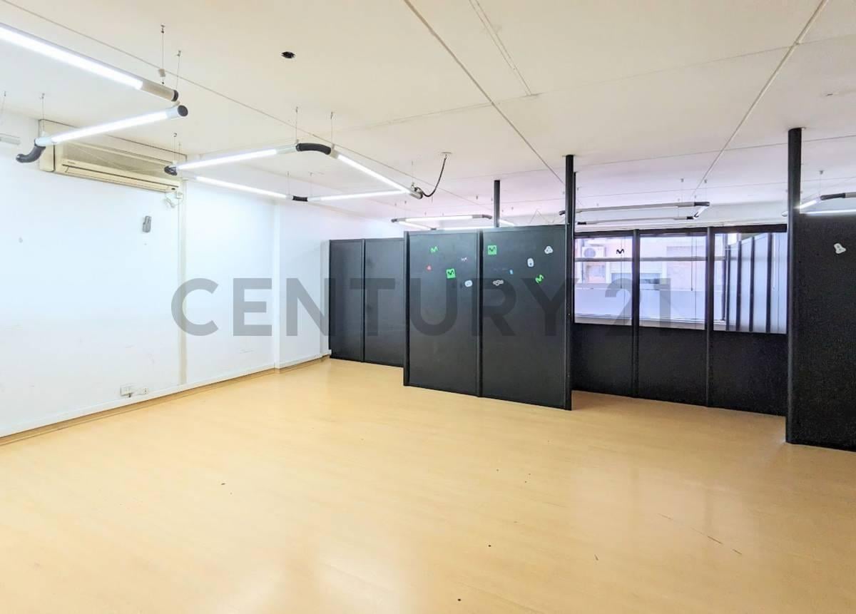 Foto de VENTA DE OFICINA DE 120M2 - ALSINA AL 1200 - INCLUYE COCHERA, imagen 1