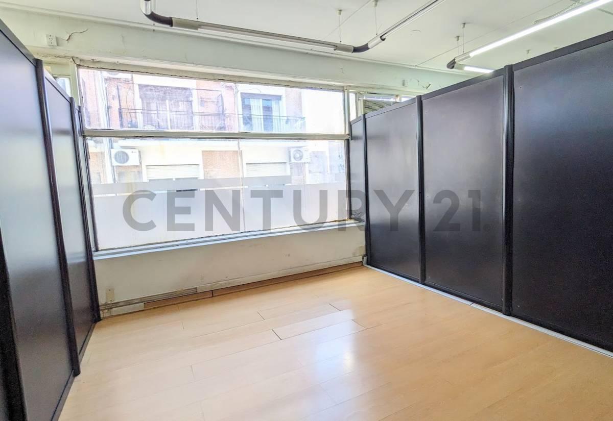 Foto de VENTA DE OFICINA DE 120M2 - ALSINA AL 1200 - INCLUYE COCHERA, imagen 3