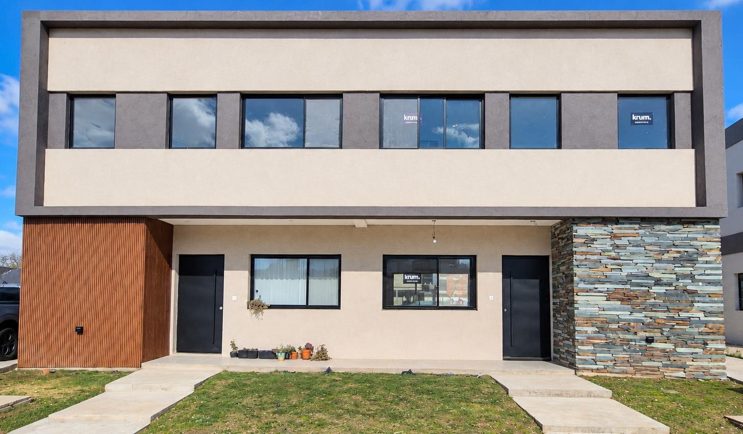 Foto de Duplex de 4 ambientes con jardín y galería en Spring Park - Pilar, imagen 2