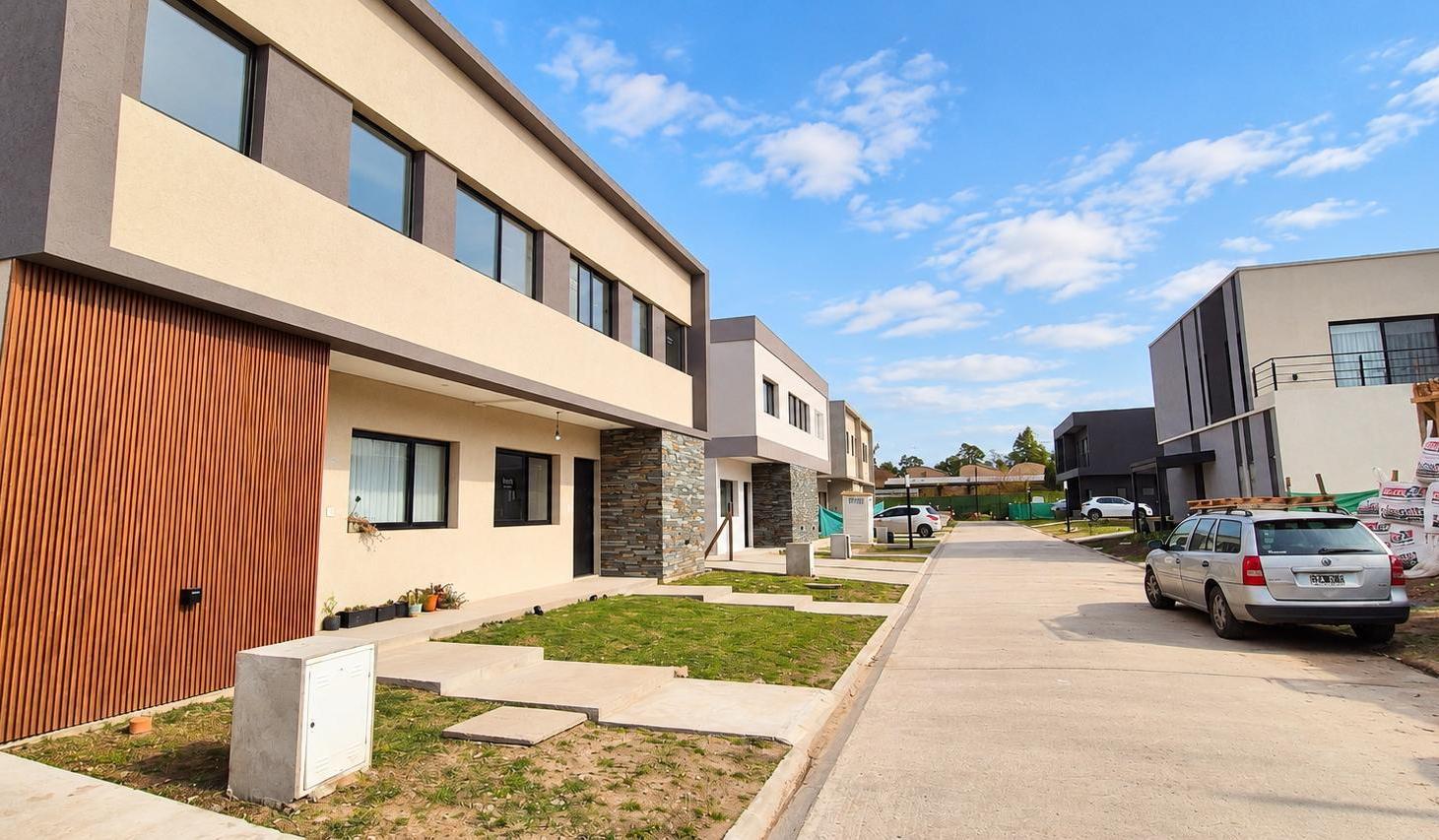 Foto de Duplex de 4 ambientes con jardín y galería en Spring Park - Pilar, imagen 1