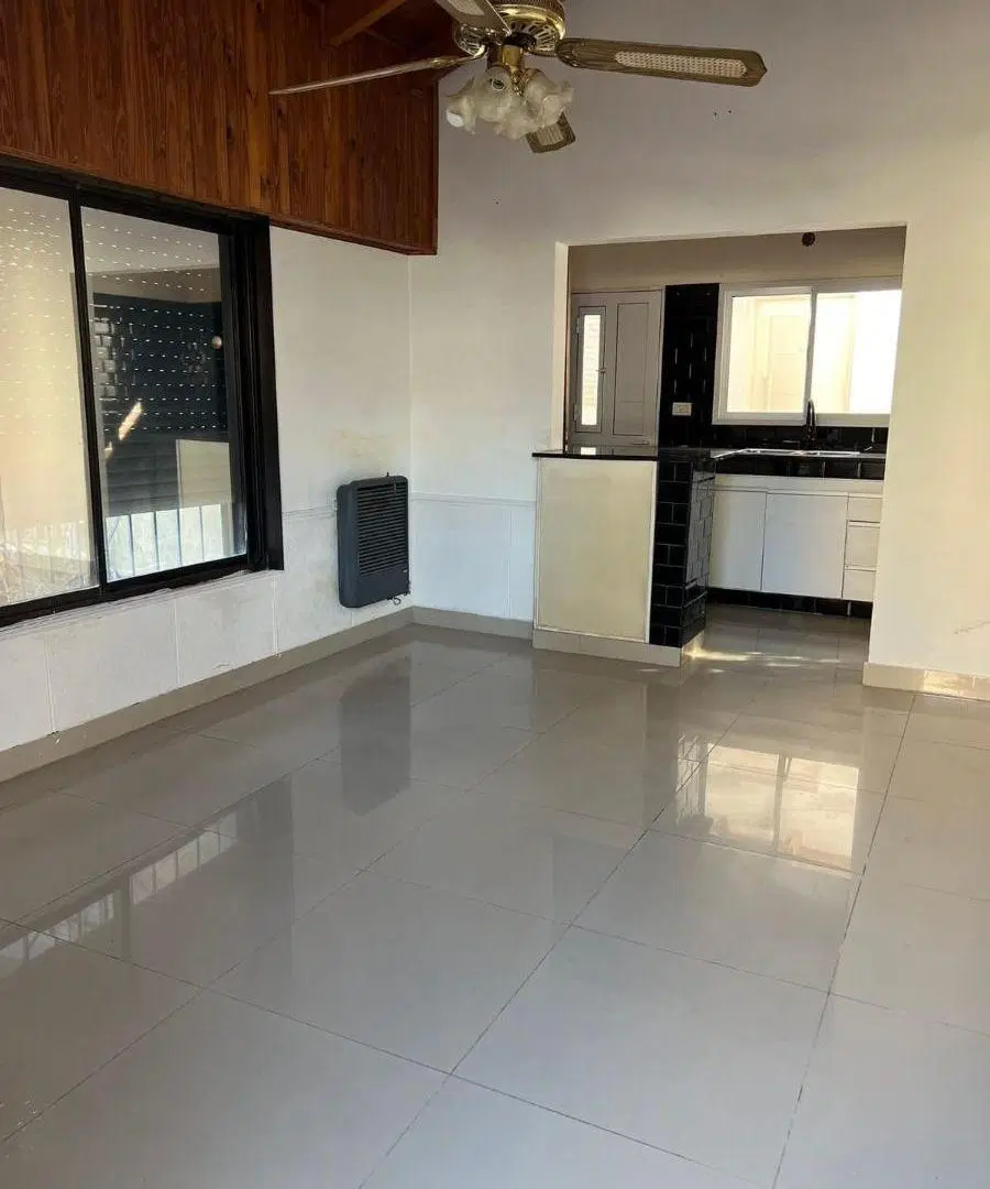 Casa en venta, totalmente reciclada, Carrega y Plunkett APTA CREDITO 3