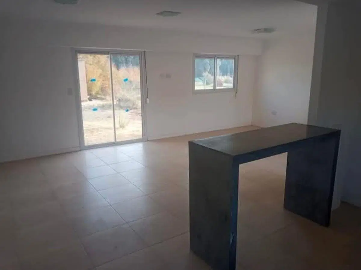Casa en Venta o Aquiler c/ cochera en Villa Bordeau 3