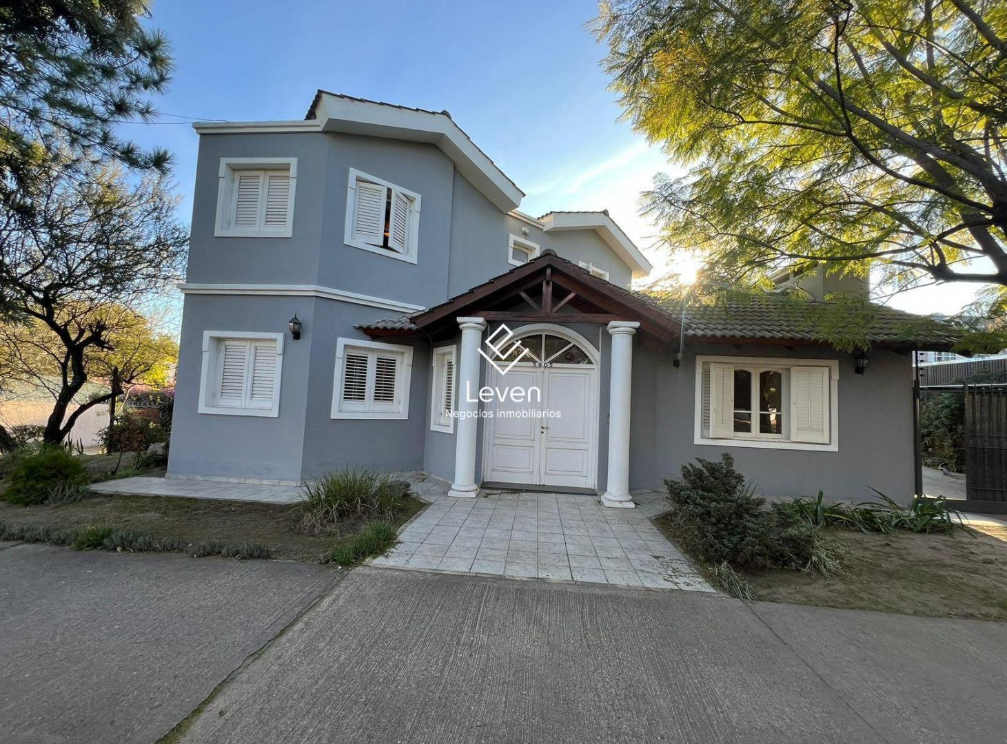 Foto de VENTA Casa 4 DORMITORIOS VILLA BELGRANO SOBRE NEPPER CATEGORIA, imagen 5