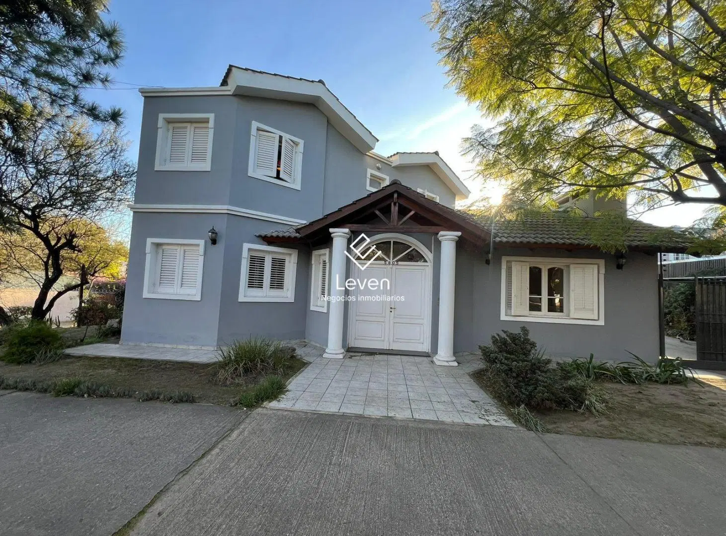 VENTA Casa  4 DORMITORIOS VILLA BELGRANO SOBRE NEPPER CATEGORIA 5