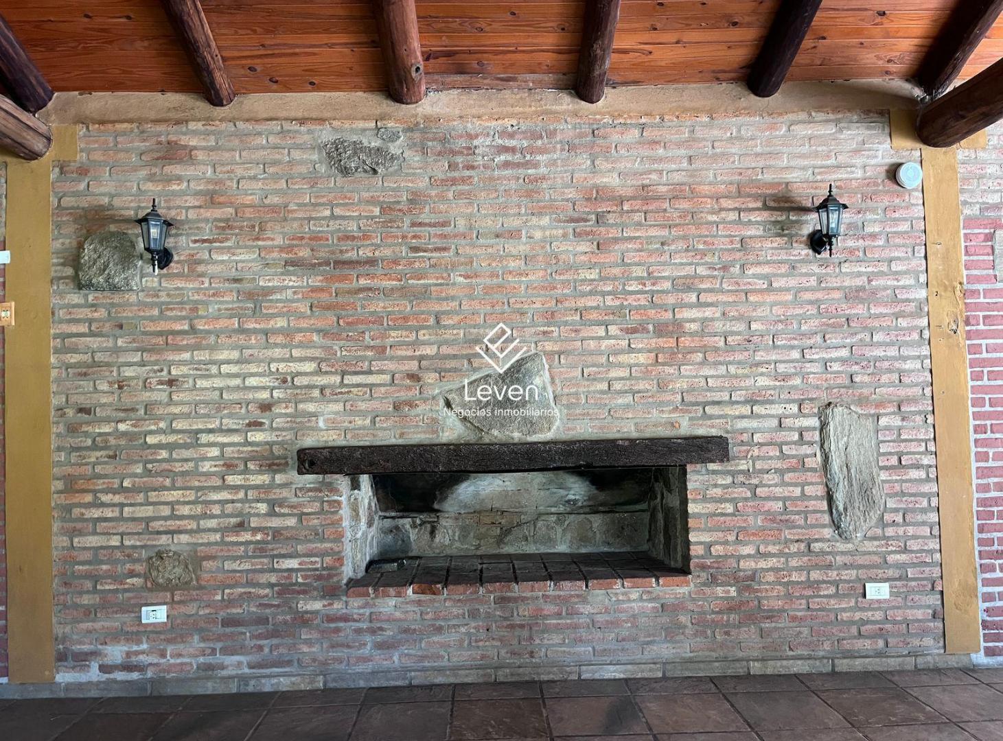 Foto de Local comercial con gran terreno en Falda del Carmen camino a Bosque, imagen 2