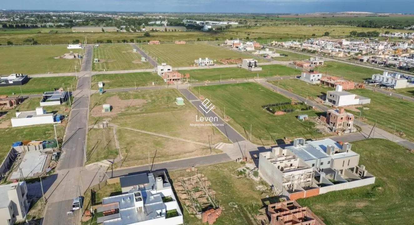 Terreno 263 m2 Apto Duplex Cuestas de Manantiales 4