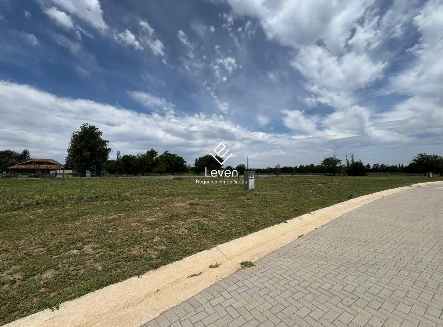 Terreno 593 m2 Barrio Privado Viarava, Villa Allende 4